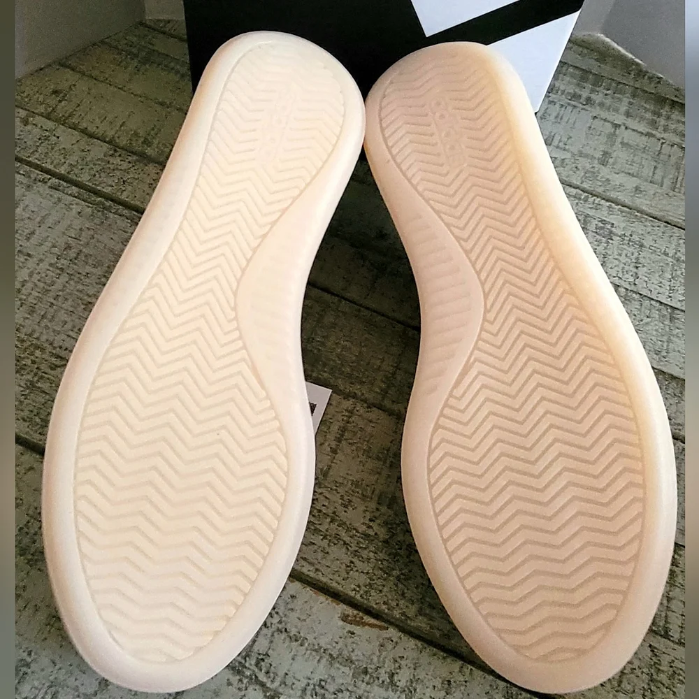 Adidas Women's Pink and White Sneakers - Picture 7 of 11